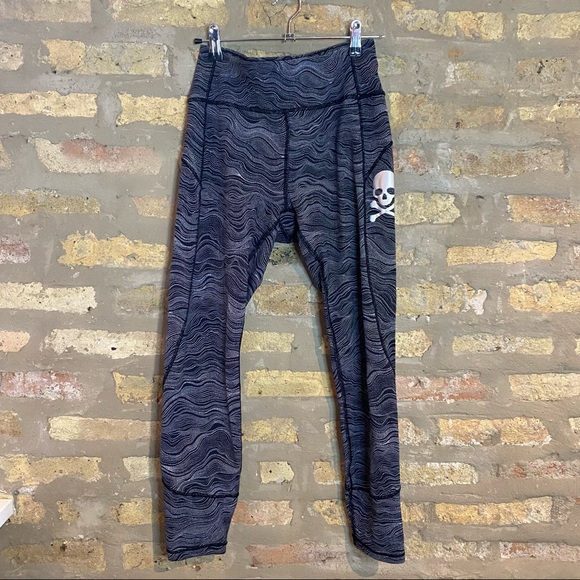 LULULEMON ~ Skull Soul Cycle Gray Black Cropped Leggings - Picture 4 of 9